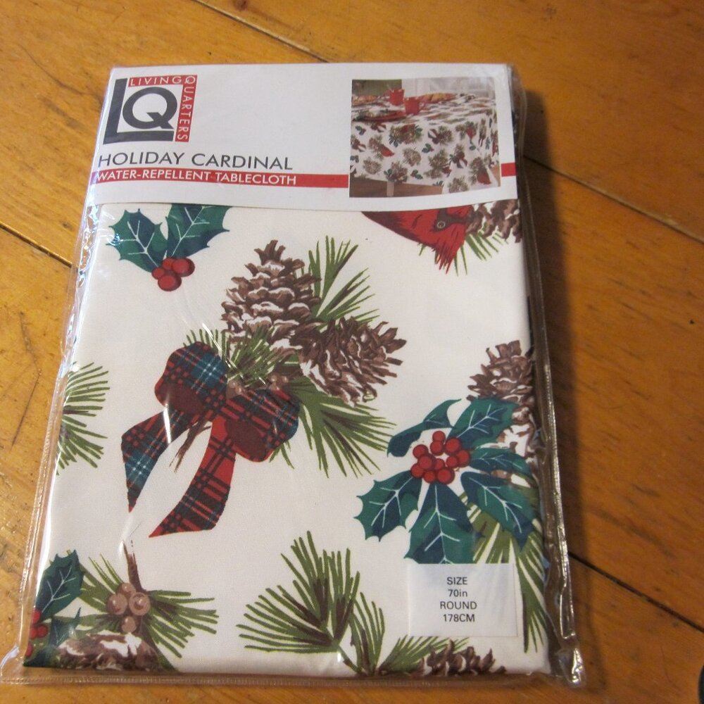 Living quarters cloth tablecloth water repellant 70 round Holiday Cardinal